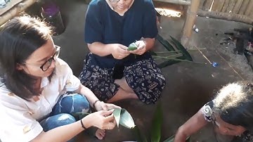 Hướng dẫn khách cách gói Bánh Sừng Trâu của người Cơ Tu | NẤM HOMESTAY