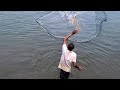 Традиционная рыбалка кастинговой сетью в Африке. Габон. Traditional casting net fishing in Africa.