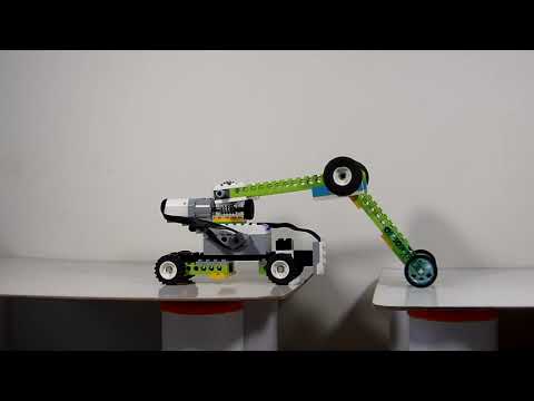 LEGO WeDo 2.0+Scratch 3.0 - Trench Bridging Vehicle