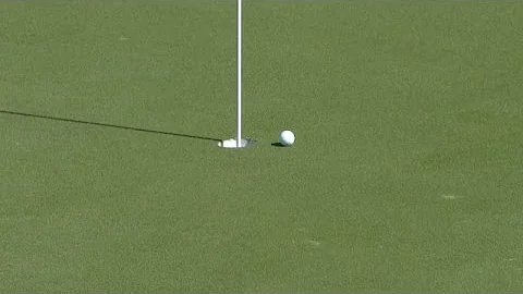 Chesson Hadleys impressive chip shot on No. 15 at ...