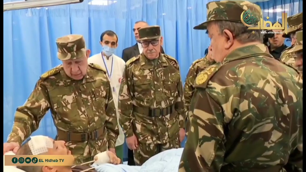 #شاهد ..  الفريق أول #سعيد_شنقريحة يتفقد المصابين في حادث تحطم طائرة نقل عسكرية بمستشفى عين النعجة 