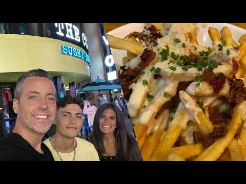 Video: Ulasan: Cowfish Sushi Burger Bar - Universal CityWalk