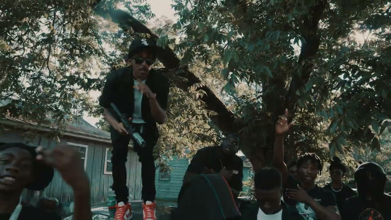 Watch FSE PLUGG - 43 (OFFICIAL MUSIC VIIDEO) on YouTube Watch FSE PLUGG - 43 (OFFICIAL MUSIC VIIDEO) on YouTube