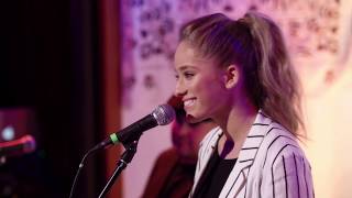 Video-Miniaturansicht von „Brynn Cartelli - Use Somebody (Kings Of Leon Cover)“