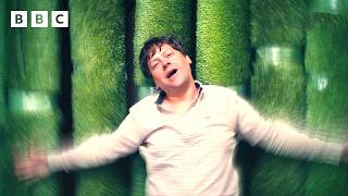 A regrettable misadventure in a carpet Wonderland 😵‍💫 | Smoggie Queens - BBC
