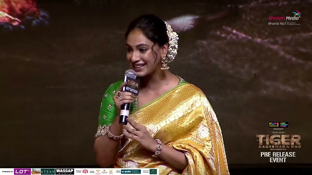 Anukreethy Vas Speech @ Tiger Nageswara Rao Pre Release Event | Life andra tv