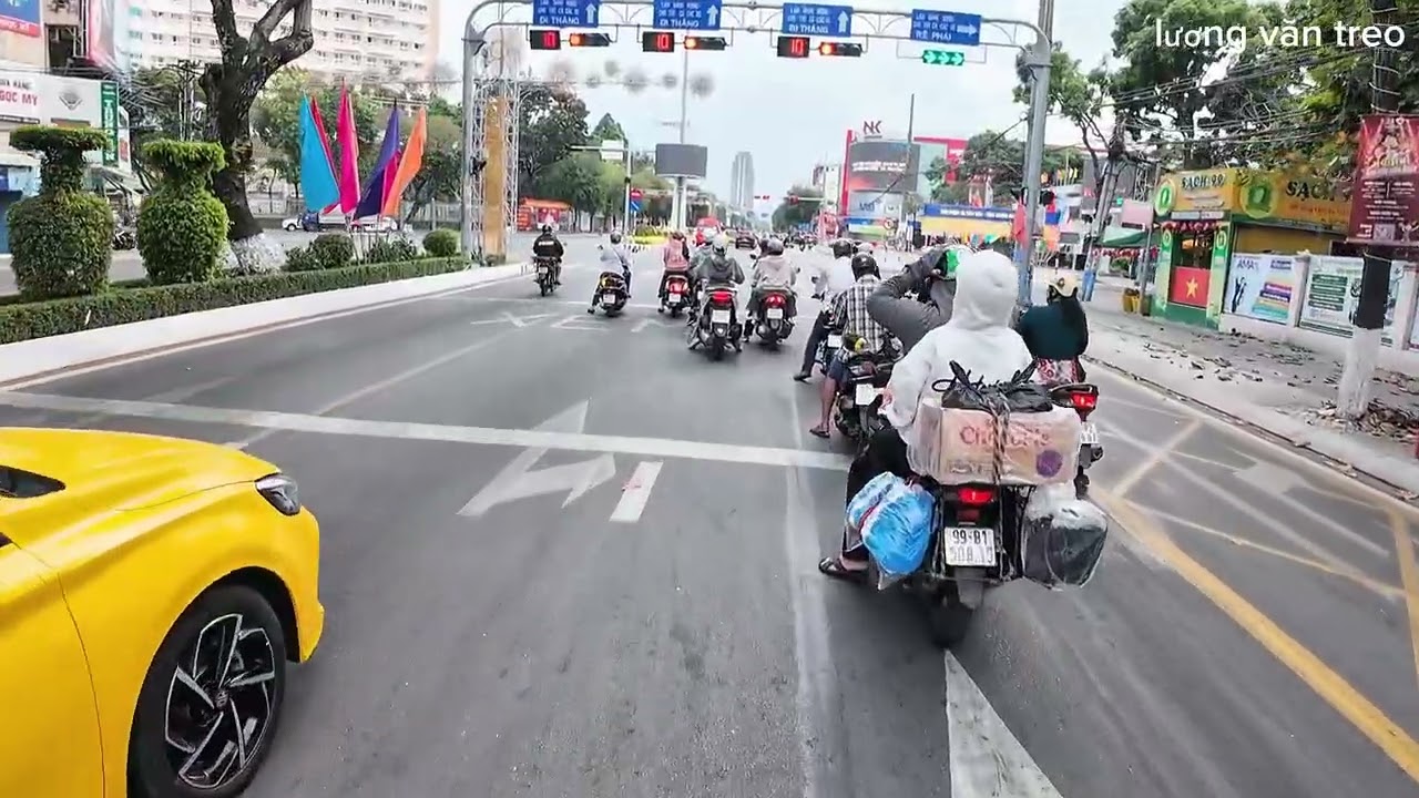 Mùng 4 tết,  TỪ CẦN THƠ LÊN BẾN LỨC LONG AN 