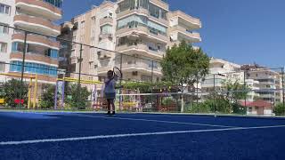 Tenis Alanya Mahmutlar  нам очень повезло Алании у нас во дворе есть теннисный корт и Тренер 