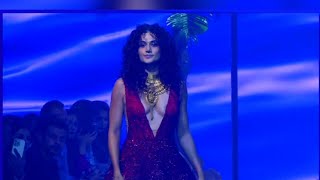 Tapsee Pannu Cleavage On Ramp