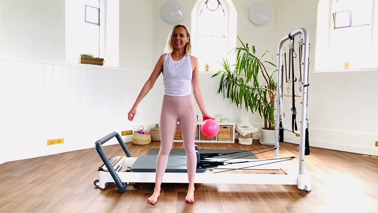 Reformer +soft ball Pilates class. #reformer #reformerpilates #pilatesteacher #workout