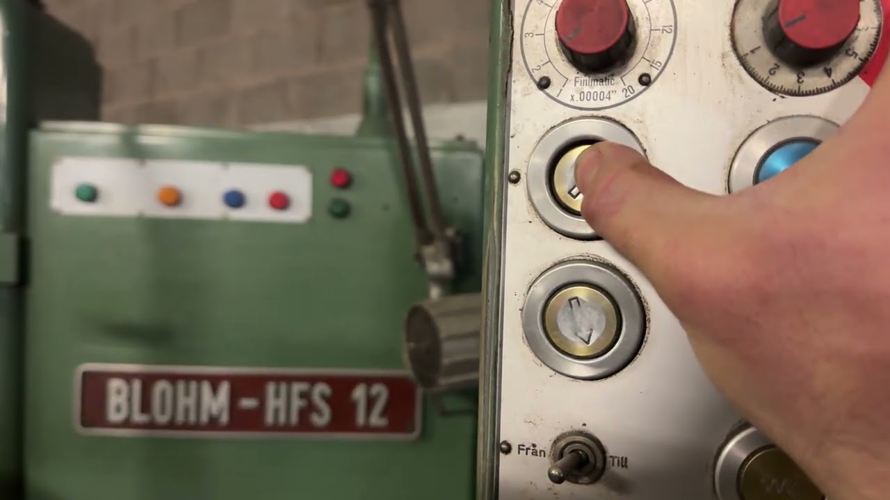 Blohm HFS 12 surface grinder 1200 mm x 305mm Electric Magnetic Chuck