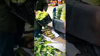 A Messy Store Isnt Dirtyheres A Psychological Trick To Make It Look Popular