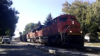 BNSF 9082 north (mega train)
