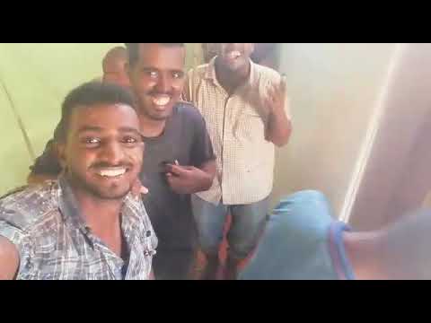 العريس مبسوط