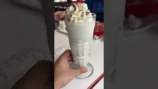 Steak N Shake Kit Kat Milkshake 1010 foodreview food foodie steaknshake milkshake recipe