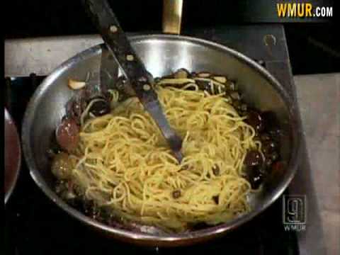 Learn How To Make Spaghetti Napolitana