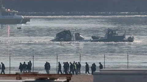 Family of DC plane crash victim sues American Airlines, FAA, US Army