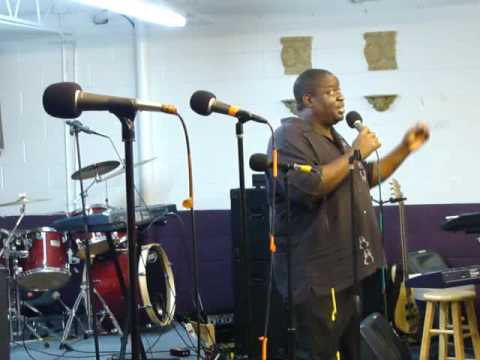 Jonathan Gaines....Singin...  Able-