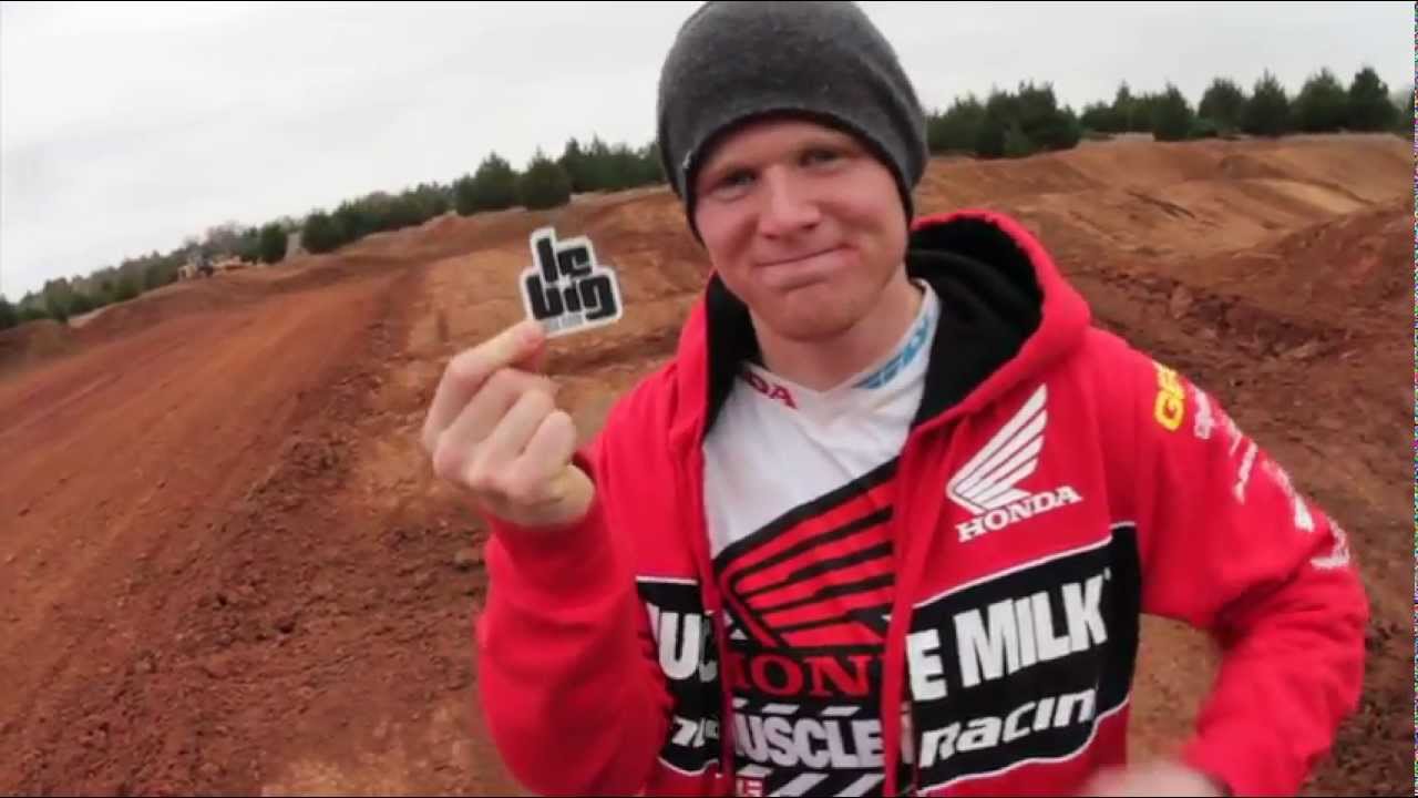 Trey Canard vous souhaite bonne année sur LeBigUSA.com video phone beyonce mp3