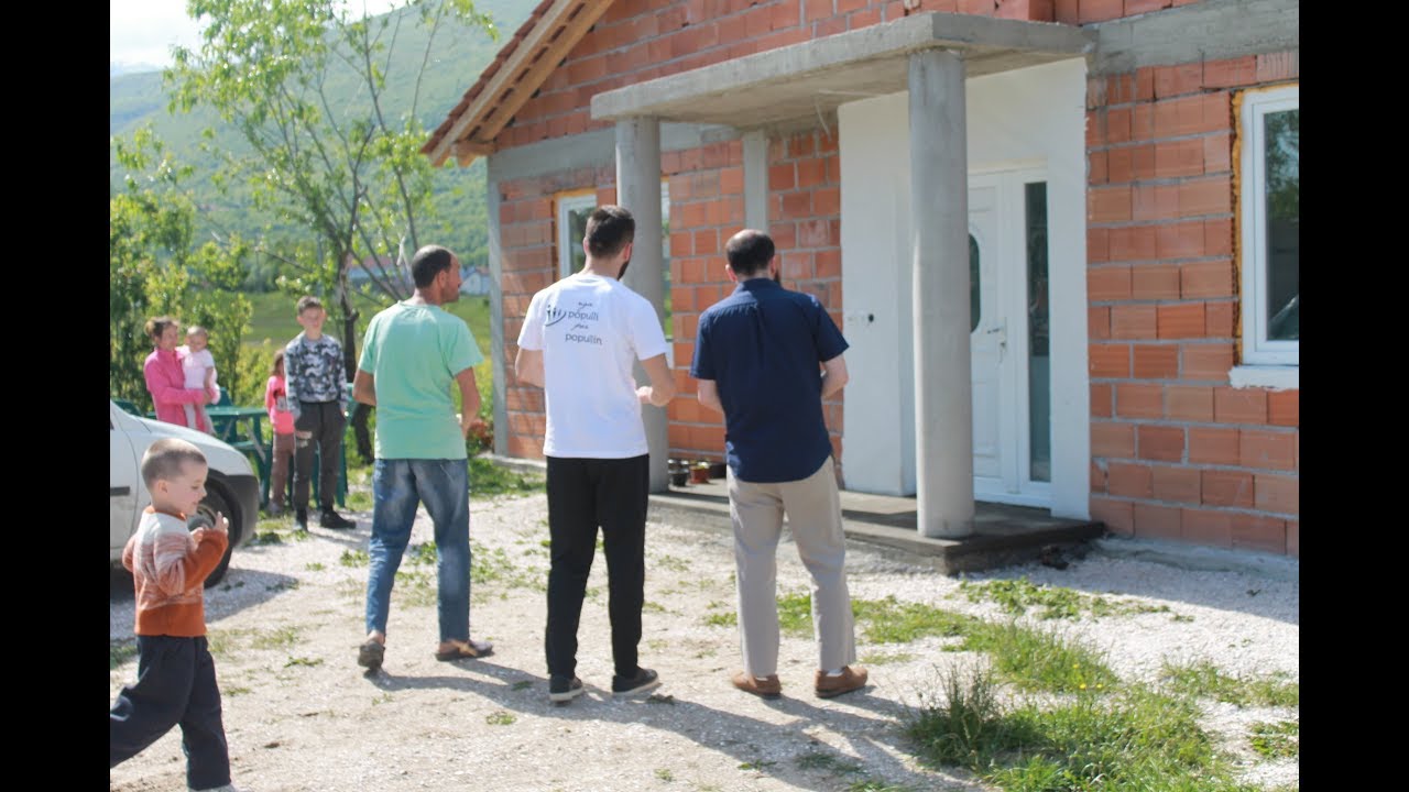 Familja Selmani nga fsh.Jazhince gëzoi shtëpinë e re nga  Agimi  i Bamiresise | Shtepia Nr 3