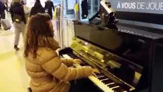 Video thumbnail of "Myriam 2 mn  d'arrêt avec Chopin en gare de Grenoble(1)"