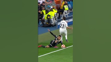 Best tackle ever by Noussair Mazraoui? 🥹