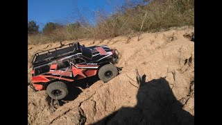 LAEGENDARY GRANDO CRAWLER FIRST RUN 