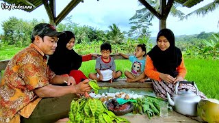 Mantap.. Ngaliwet Di Saung, Makan PETE DADAKAN, Daun Pepaya, Lalapan Mentah, Sambel, Masakan Kampung