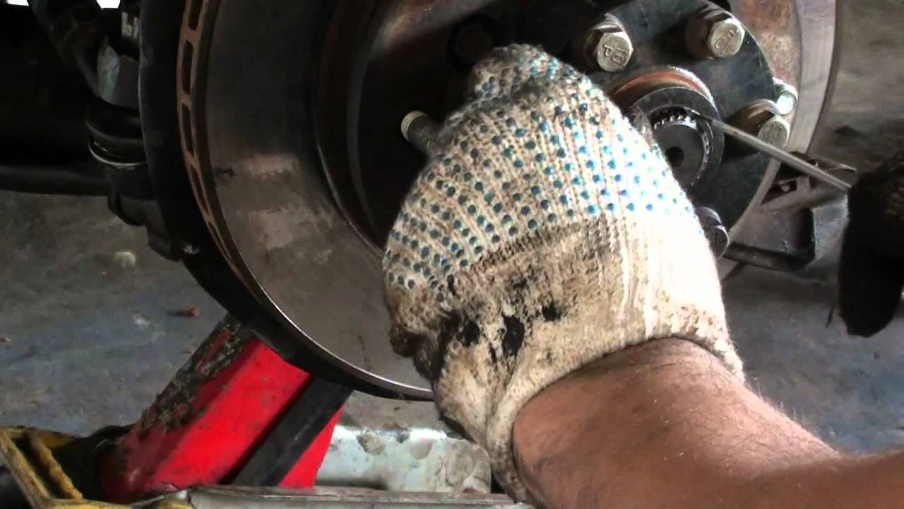 Suspensão da Pajero Sport, troca dos pivôs - parte 3