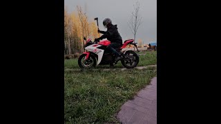 Обзор электрического мотоцикла (электромотоцикла) в дождь Yamaha R3 (электрокопия)