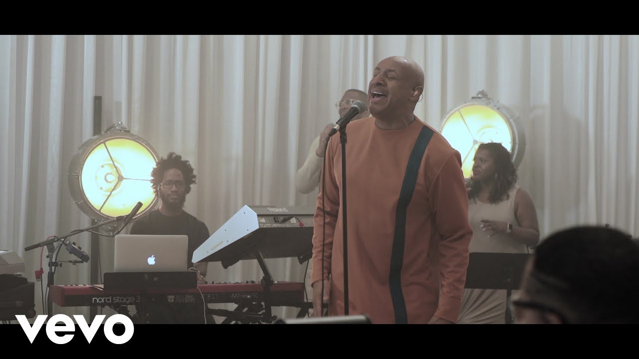 Brian Courtney Wilson - Waiting (Performance Video) Brian Courtney Wilson - Waiting (Performance Video)
