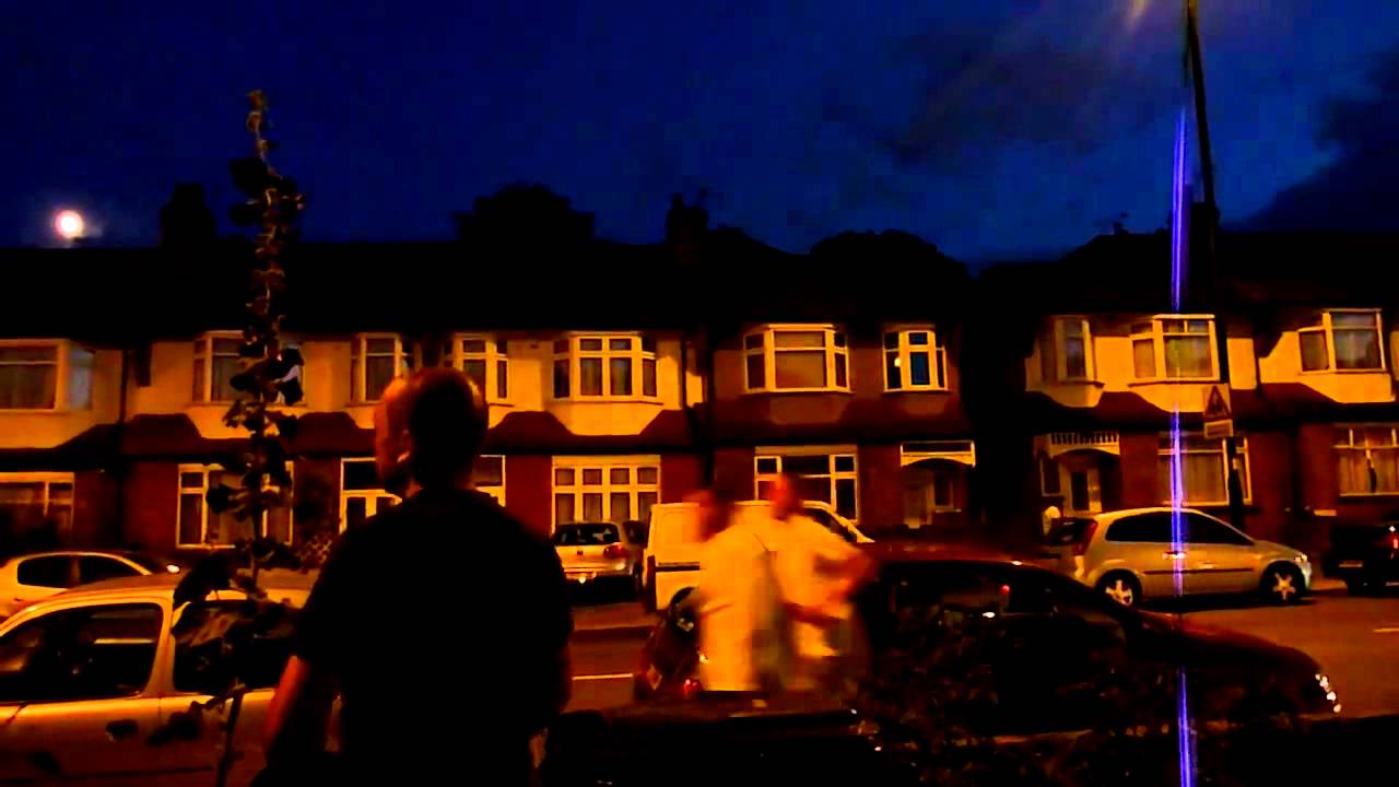 England Riots - People of Enfield charge through a road - YouTube