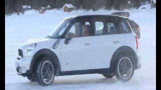 Mini Countryman 4x4 does donuts!