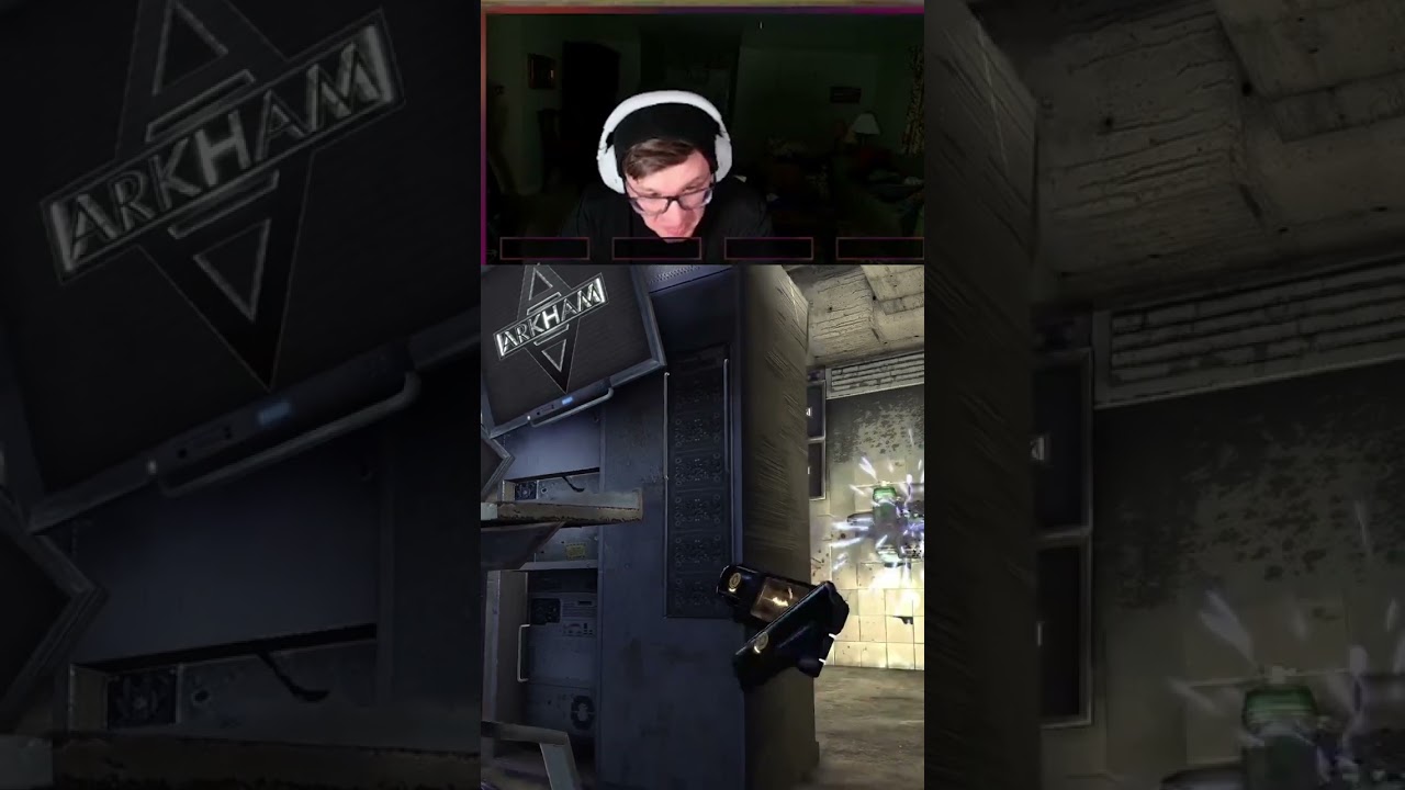 Batman Disarms a Bomb #Gamingontiktok #fypシ #fyp #batman #batmanarkhamknight #Gaming #dccomics