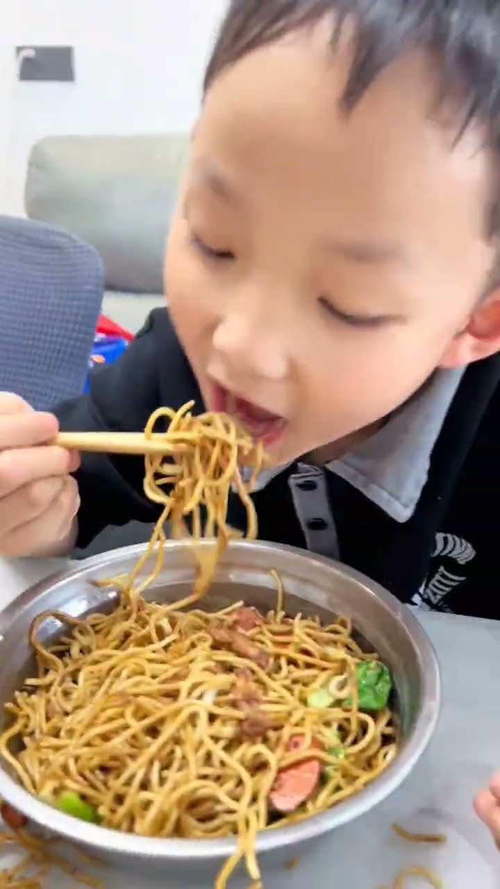 My son must be free-range. It's impossible to feed him 8 pounds of noodles in one meal. Haha, fo