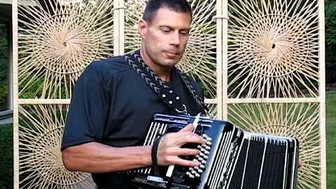 Richard Rys Performs Joli Perroquet on Concertina