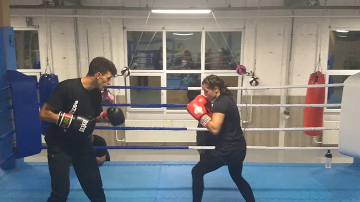 Heftige sparringsessie van Alicia Holzken tegen Nordin Tadlaoui