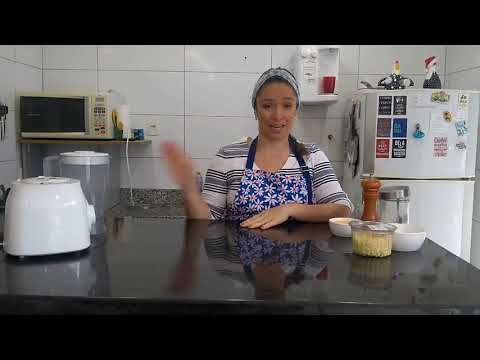Vídeo: Como Fazer Uma Torta De Repolho Com Bacon?