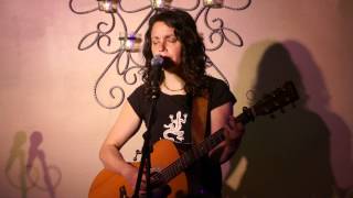 Lucy Laplansky performs Guinevere chords