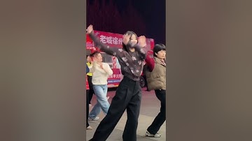 This square dance is extremely popular, and even the uncles and aunts are absolutely in love with it