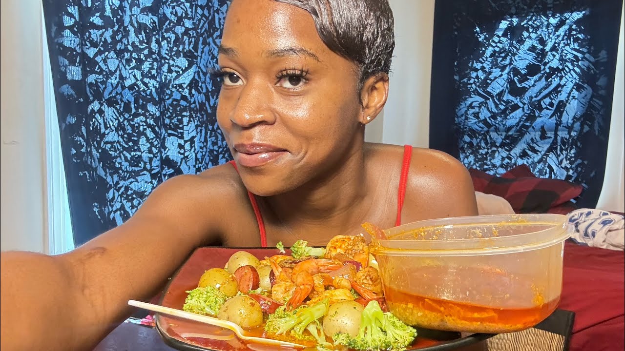 Shrimp Boil Mukbang With Spicy Seafood Sauce (Seafood Boil)