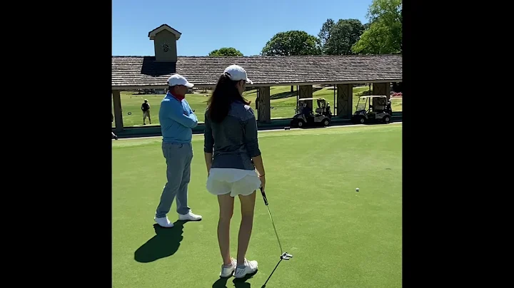 Sloanes putting lesson with David Orr of Flatstick...