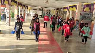 Latihan pom pom girls