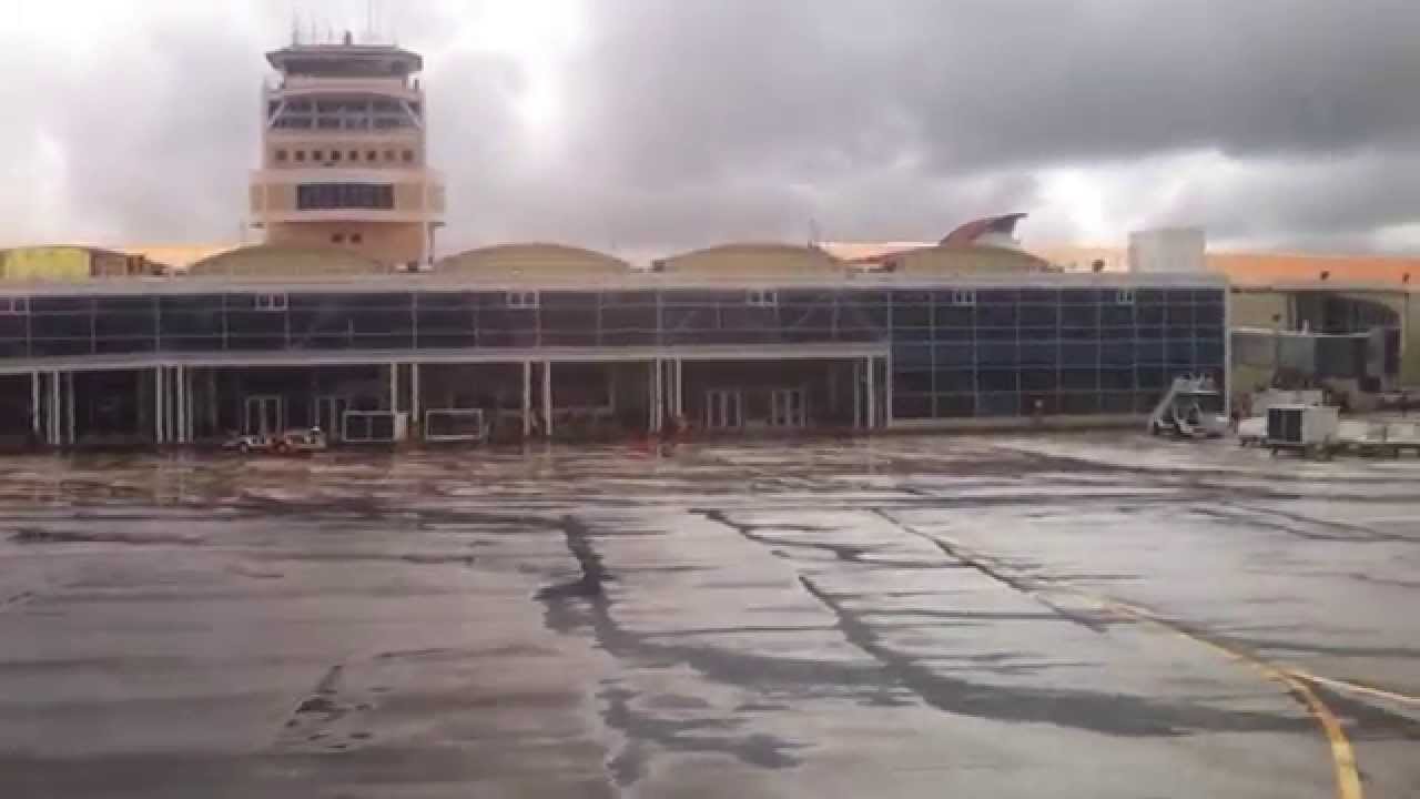 Landing In Santiago Cibao Airport STI November 24 2014 YouTube landing-in-santiago-cibao-airport-sti-november-24-2014-youtube