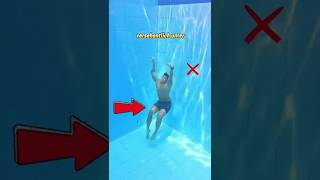 Wie man vom Boden des Schwimmbeckens entkommt