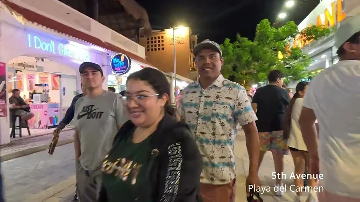 Playa del Carmen Walking 5th avenue night