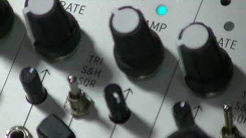 Retroaktiv HLFO Eurorack Module - Sample & Hold Patch 2