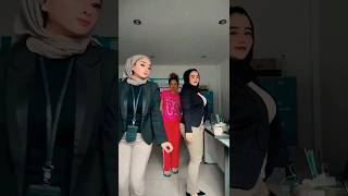 Ruang Ganti Spg, Lc Karoke