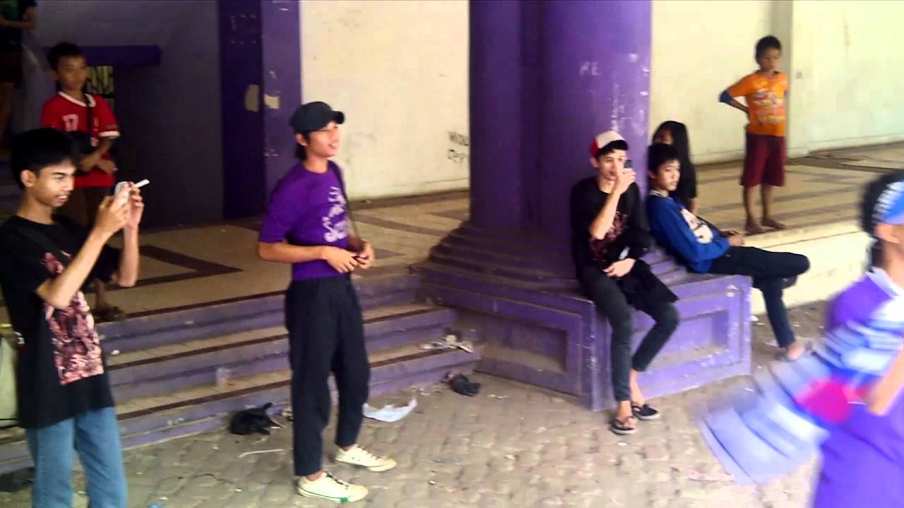 SEMUT  Supporter Mede Ungu Tangerang Part 1