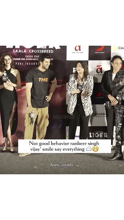 ananya pandey smile behind #actress #virel #short  #bollywood #hindisong #wedding #vijaydevarakonda